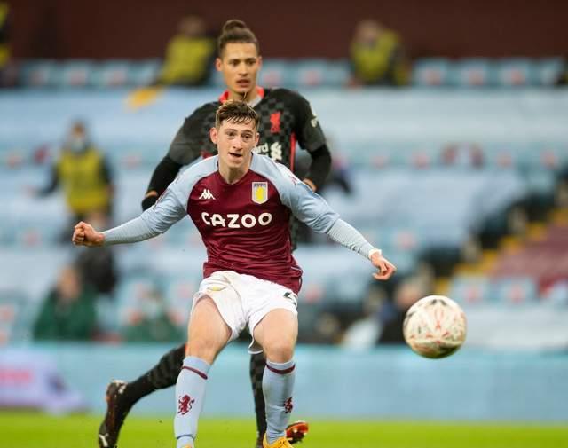 体育赛事-包含今晨足总杯传出新动向；深圳男篮更衣室发声；管理层表态——悬念犹存；训练强度明显提升的词条